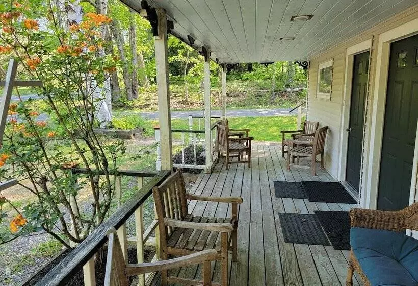 Majatalo Hawks House Inn