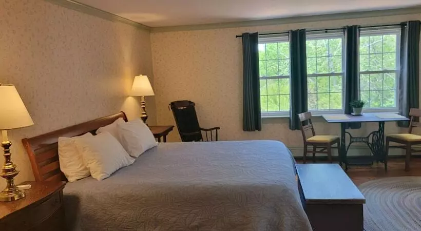 Majatalo Hawks House Inn