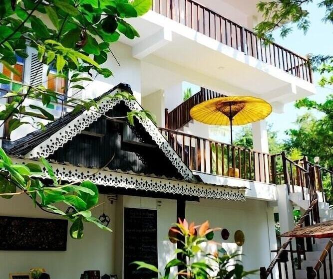 پانسیون The Villager Lodge