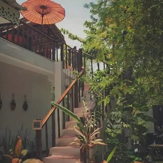 پانسیون The Villager Lodge