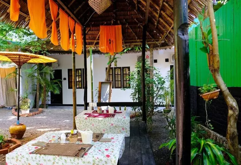 پانسیون The Villager Lodge