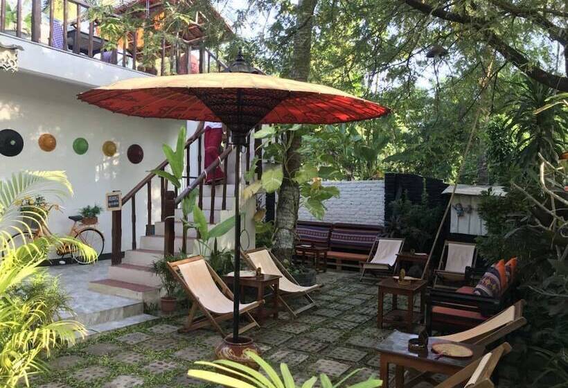 پانسیون The Villager Lodge