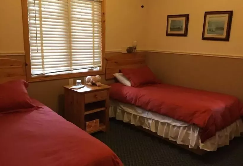 Salmon Pool Inn