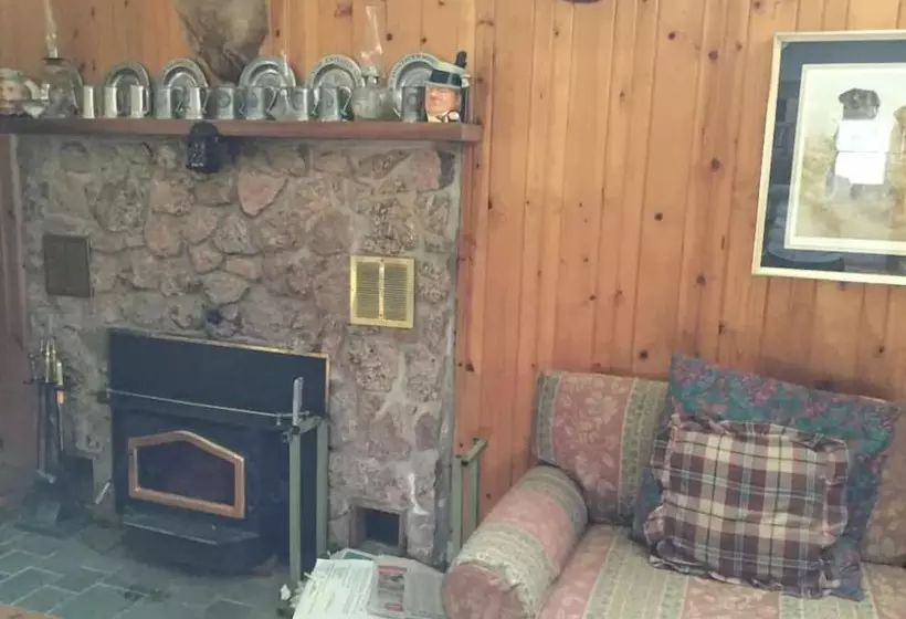 Salmon Pool Inn