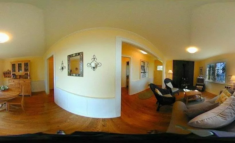 Smugglers Lagoon Beach Cottage