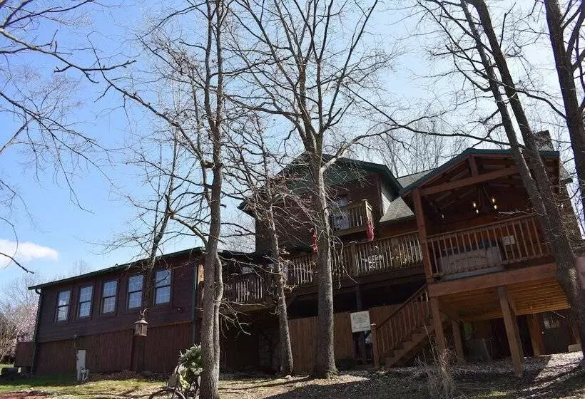 Bear Creek Lodge Cabin Resort