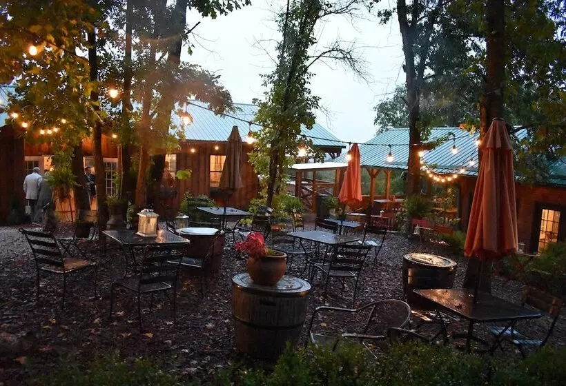 Bear Creek Lodge Cabin Resort