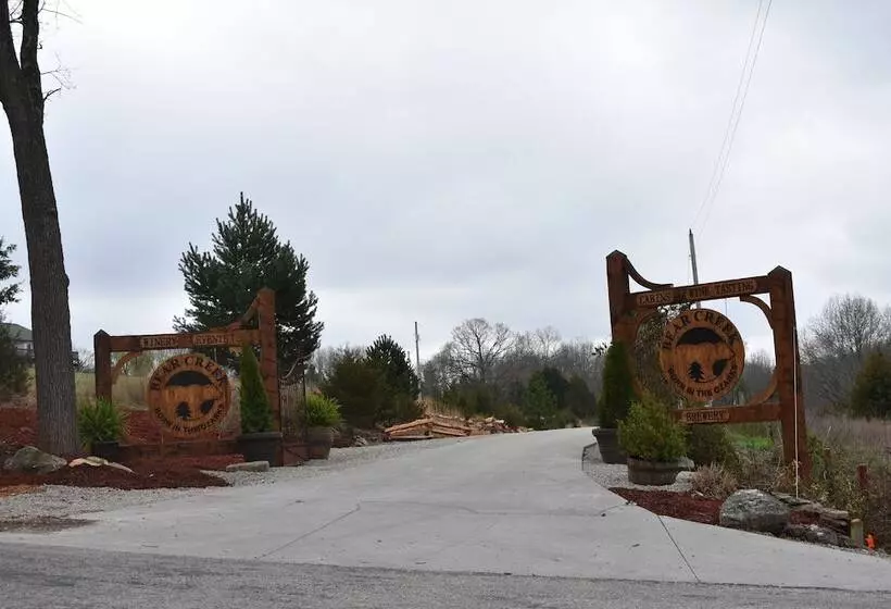 Bear Creek Lodge Cabin Resort