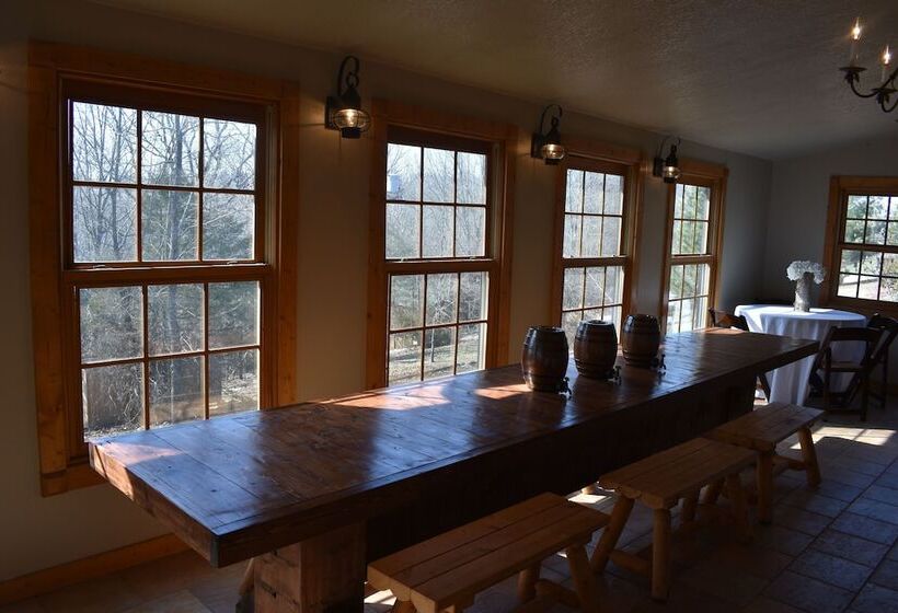 Bear Creek Lodge Cabin Resort