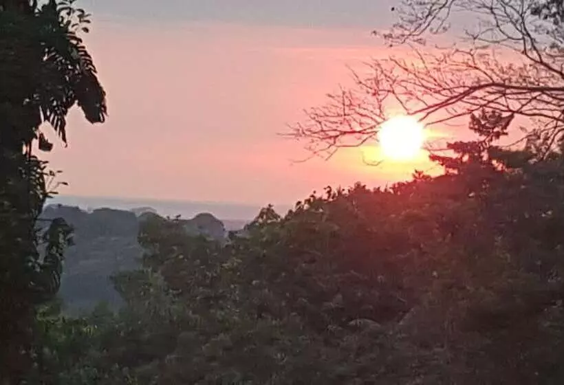 Aamiaismajoitus (B&B) A Little Paradise