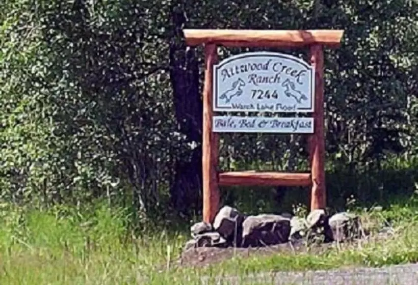 Aamiaismajoitus (B&B) Attwood Creek Ranch