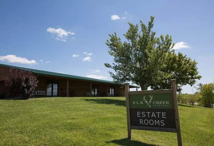 Aamiaismajoitus (B&B) Elk Creek Lodging