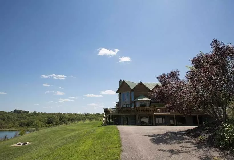 Aamiaismajoitus (B&B) Elk Creek Lodging