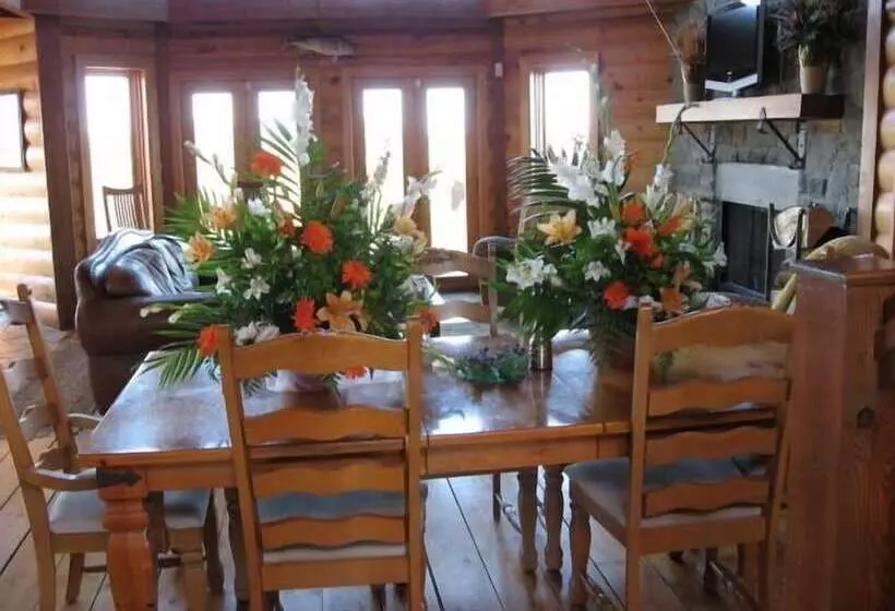 Aamiaismajoitus (B&B) Elk Creek Lodging