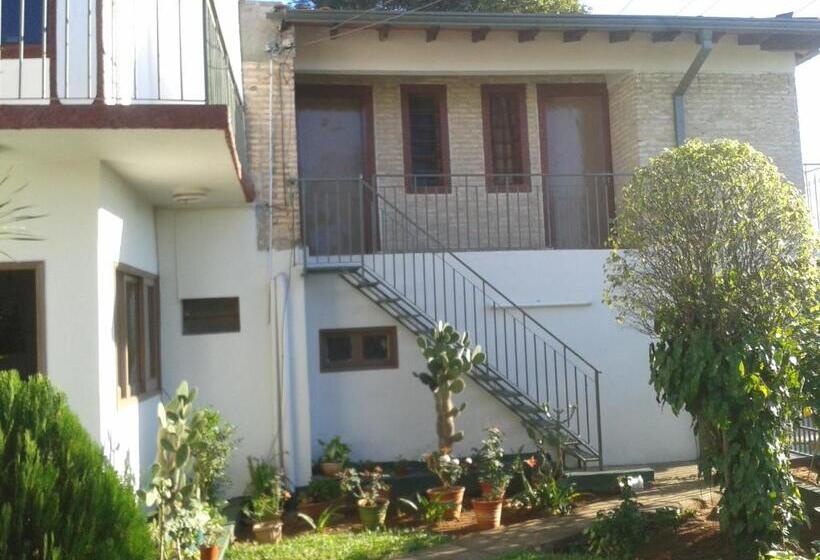 تختخواب و صبحانه Nueva Alborada Lodging House