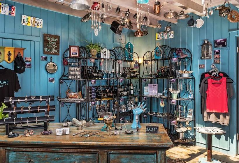 Bobcat Inn Bed And Breakfast