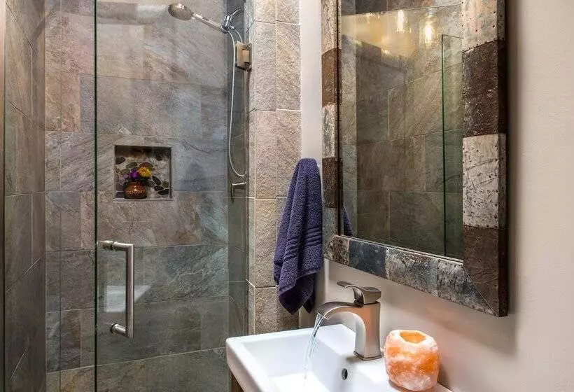 Bobcat Inn Bed And Breakfast