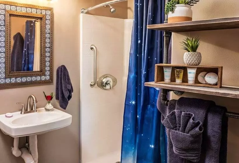 Bobcat Inn Bed And Breakfast