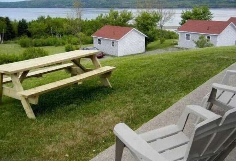 Chisholms Of Troy Coastal Cottages