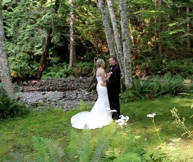 Creekside B & B