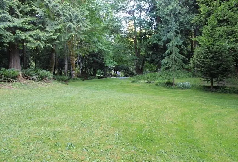 Creekside B & B