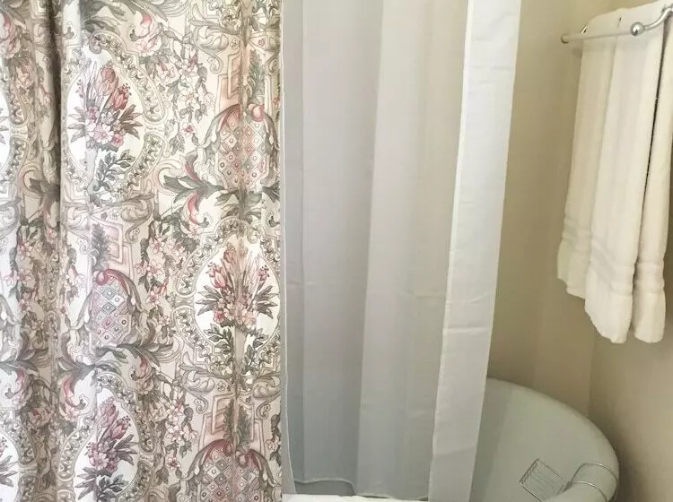 Evangeline S Tower Bed & Breakfast