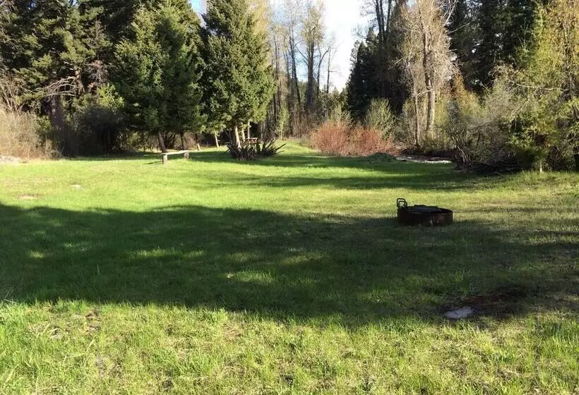 Hotelli Boulder Creek Lodge   Campsite