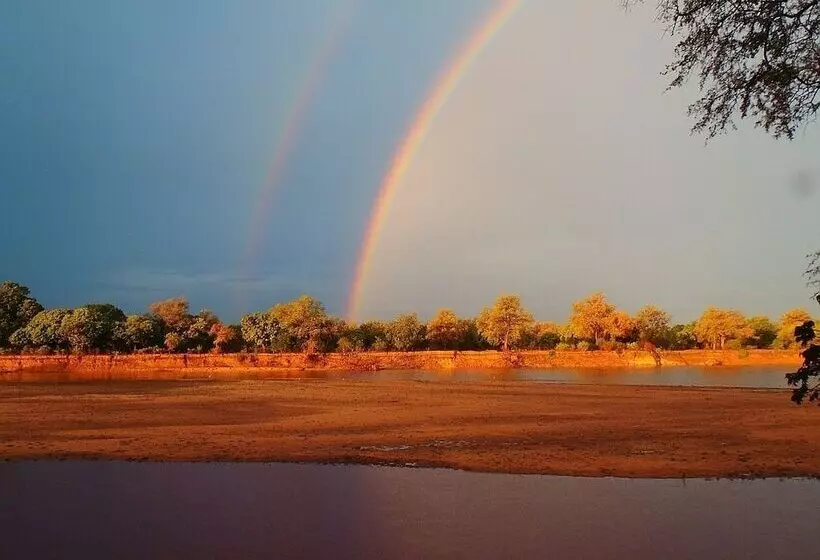 هتل Croc Valley Camp