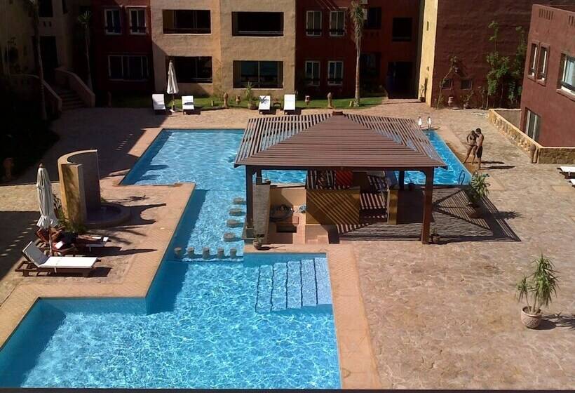 هتل Kamareia Resort