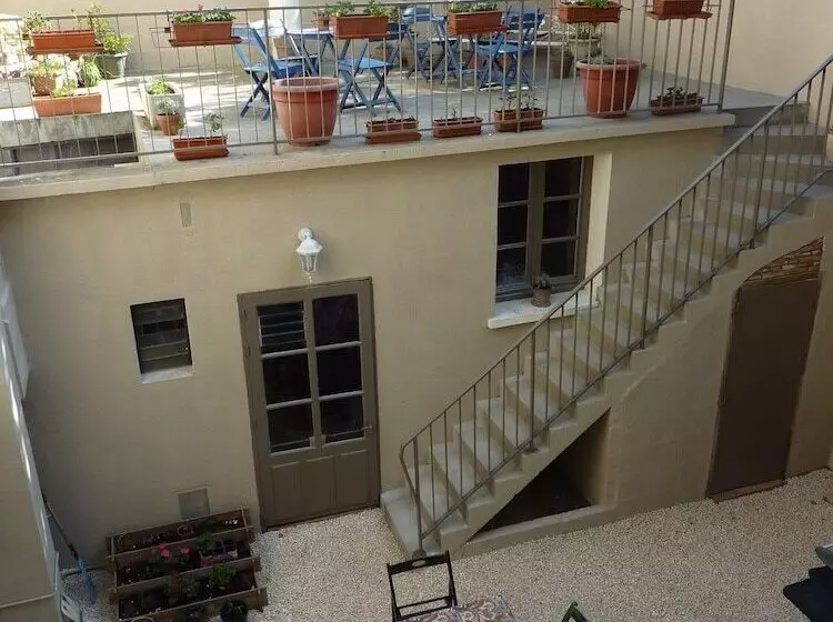 Hotelli Le Logis Bed And Breakfast