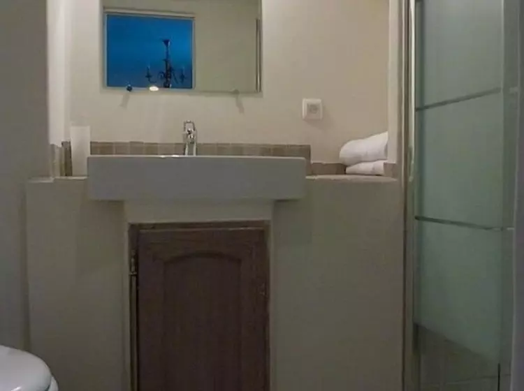 Hotelli Le Logis Bed And Breakfast