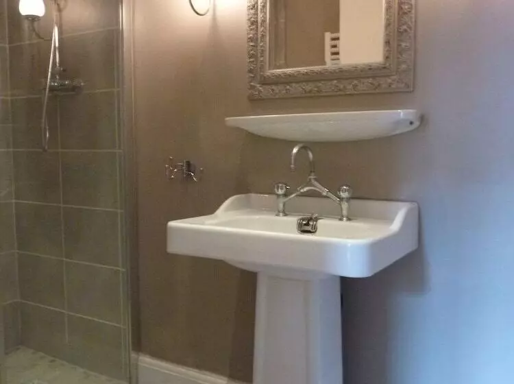 Hotelli Le Logis Bed And Breakfast