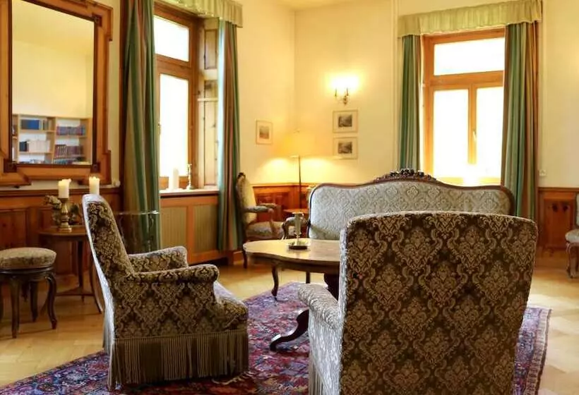 Hotelli Restaurant Schweizerhof