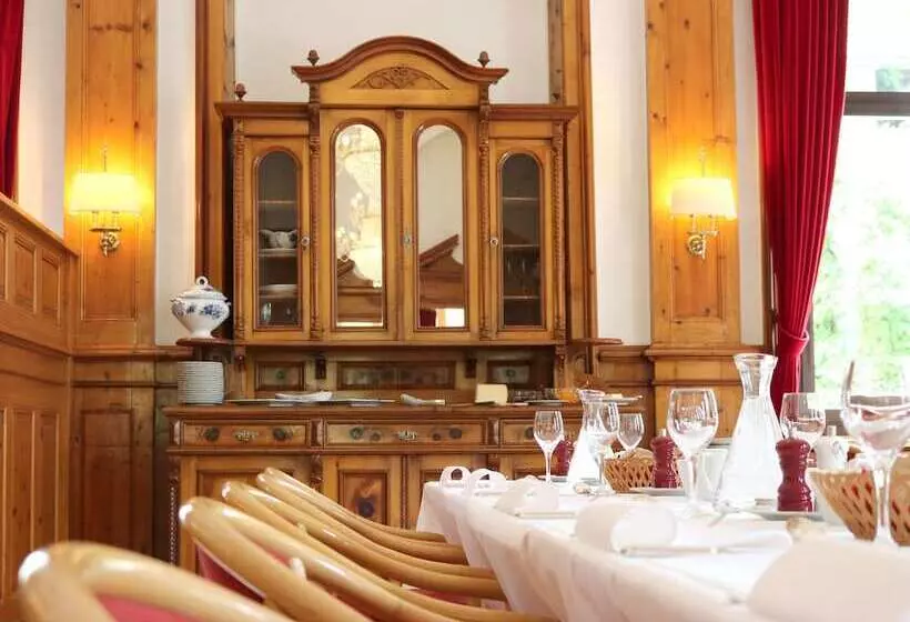 Hotelli Restaurant Schweizerhof