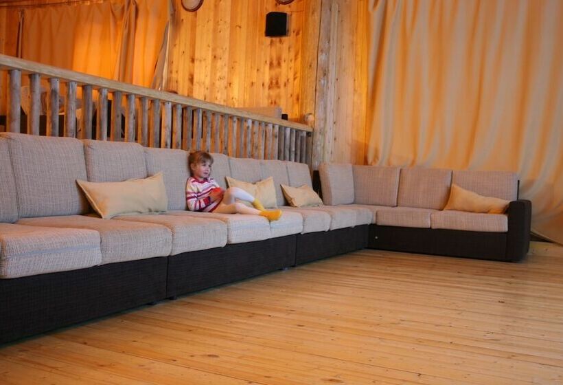 Отель Romantic Country Club