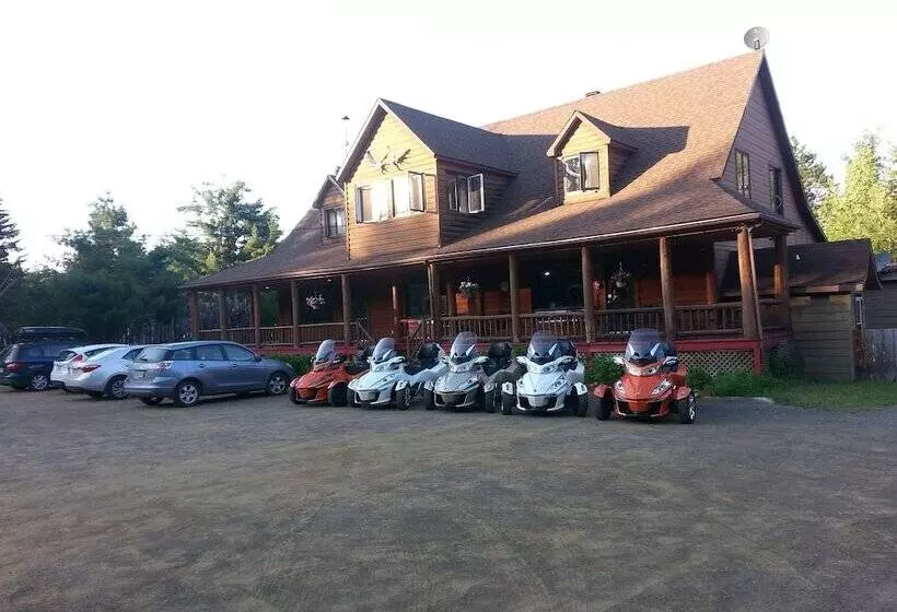 L Auberge Refuge Du Trappeur Inn