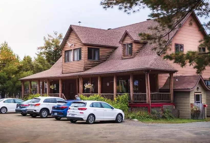 L Auberge Refuge Du Trappeur Inn
