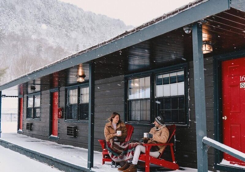 汽车旅馆 Great Pines