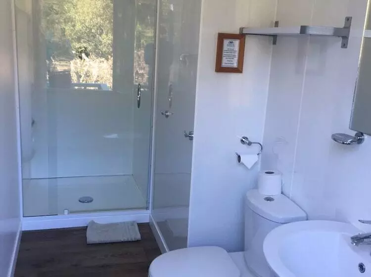 Majatalo Anakiwa 401