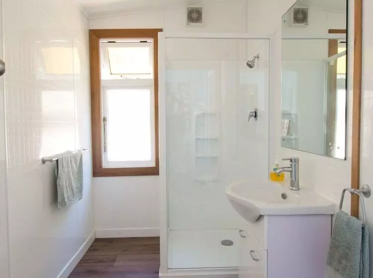 Majatalo Anakiwa 401