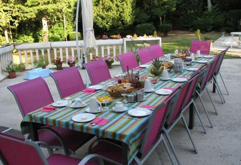 Пансион Domaine Saint Joly