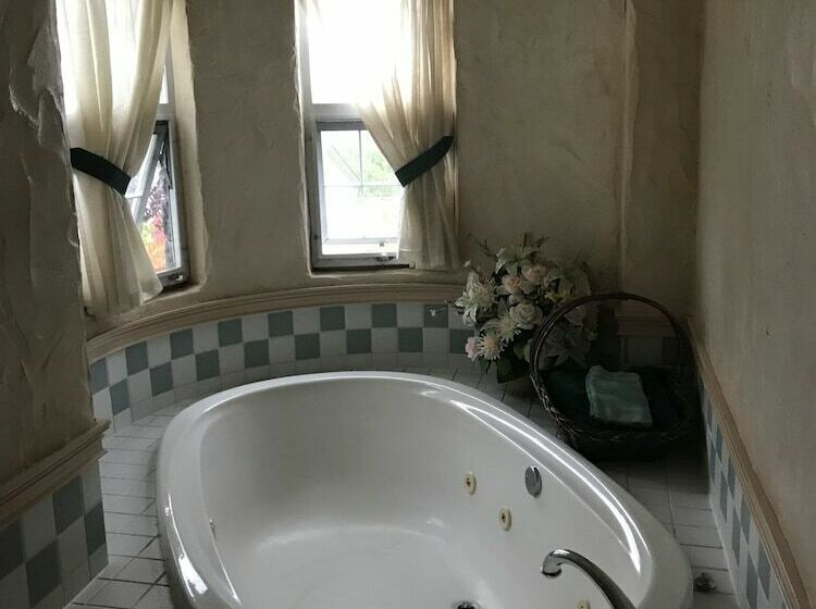 پانسیون Little Inn On Willow