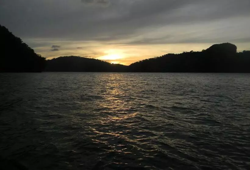 ペンション Terapung Hotel & Fish Garden