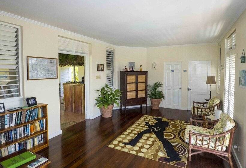 استراحتگاه Green Castle Estate