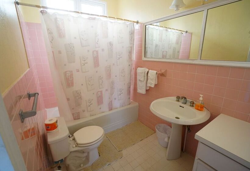 استراحتگاه Green Castle Estate