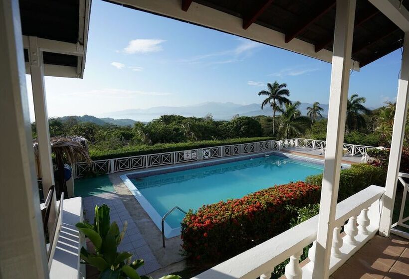 استراحتگاه Green Castle Estate