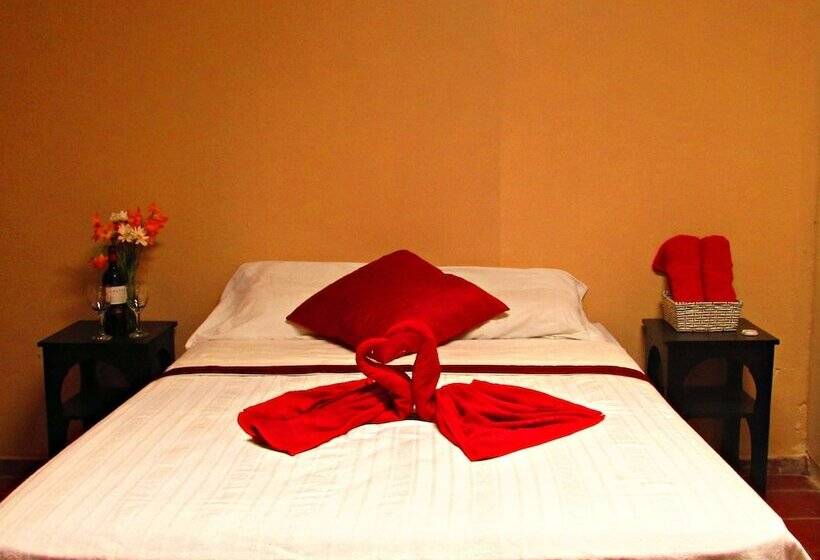 Santorini Hostal Y Restaurante