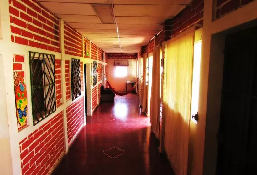 Santorini Hostal Y Restaurante