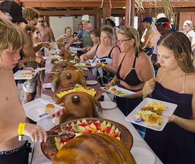 Retkeilymaja South Sea Island