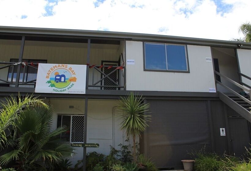 Batemans Bay Holiday Park & Hostel